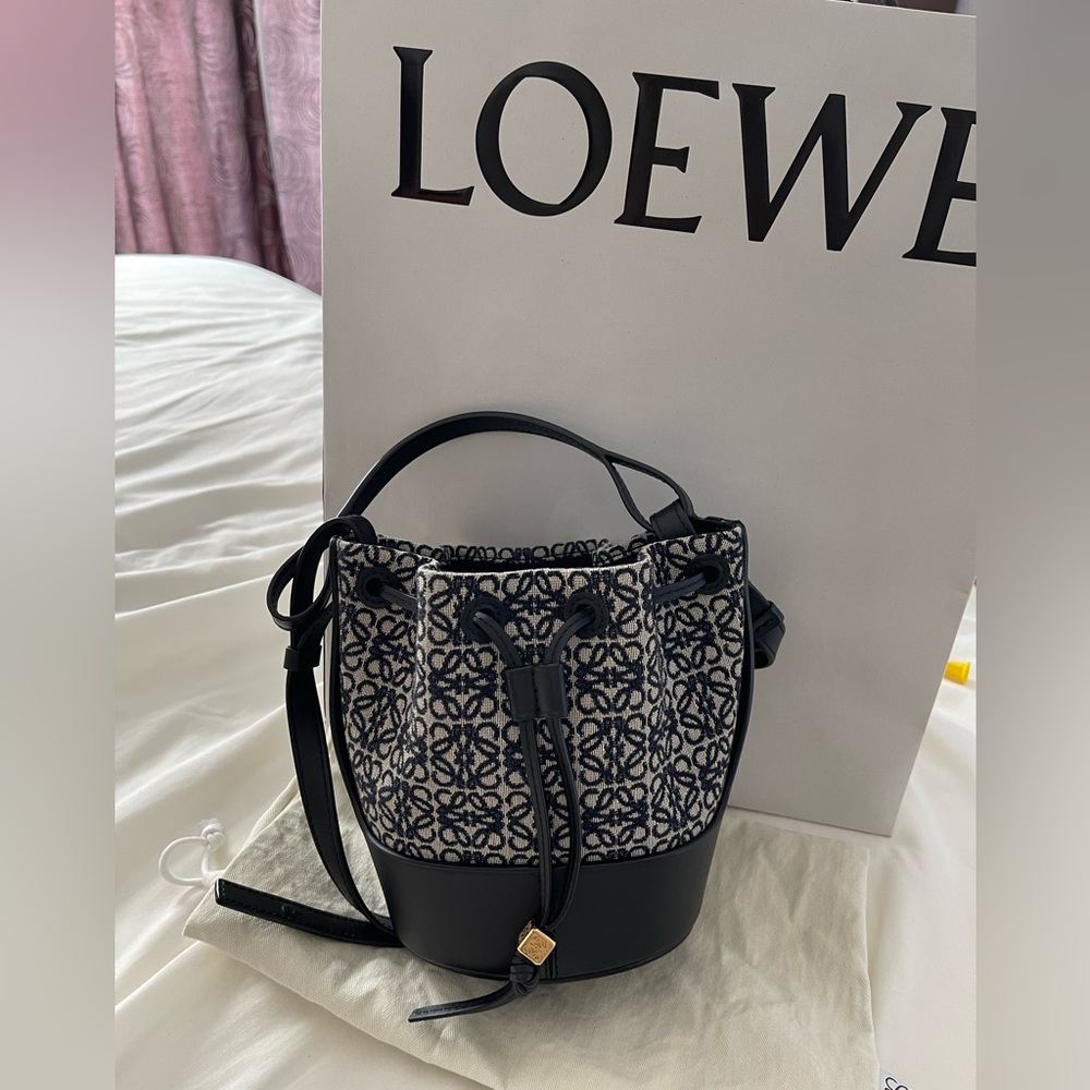 SOLD Loewe small ballon bucket bag